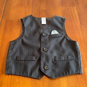 George 18 month black suit vest with pocket Square